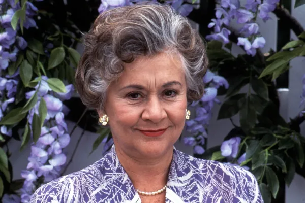 joan plowright